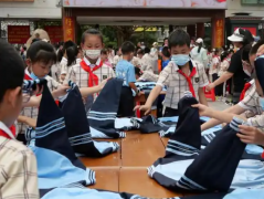 大力推动青蓝团队班主任团队等团队建造着力打造团队文明