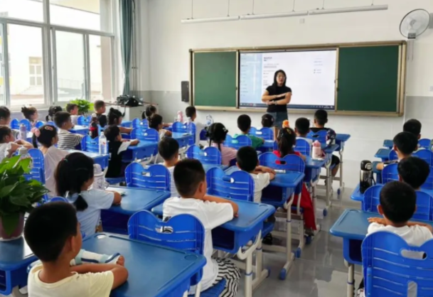 只有当立异实践成为学校常态科学思想成为每个孩子的根本本质 只有当立异实践成为学校常态科学思想成为每个孩子的根本本质